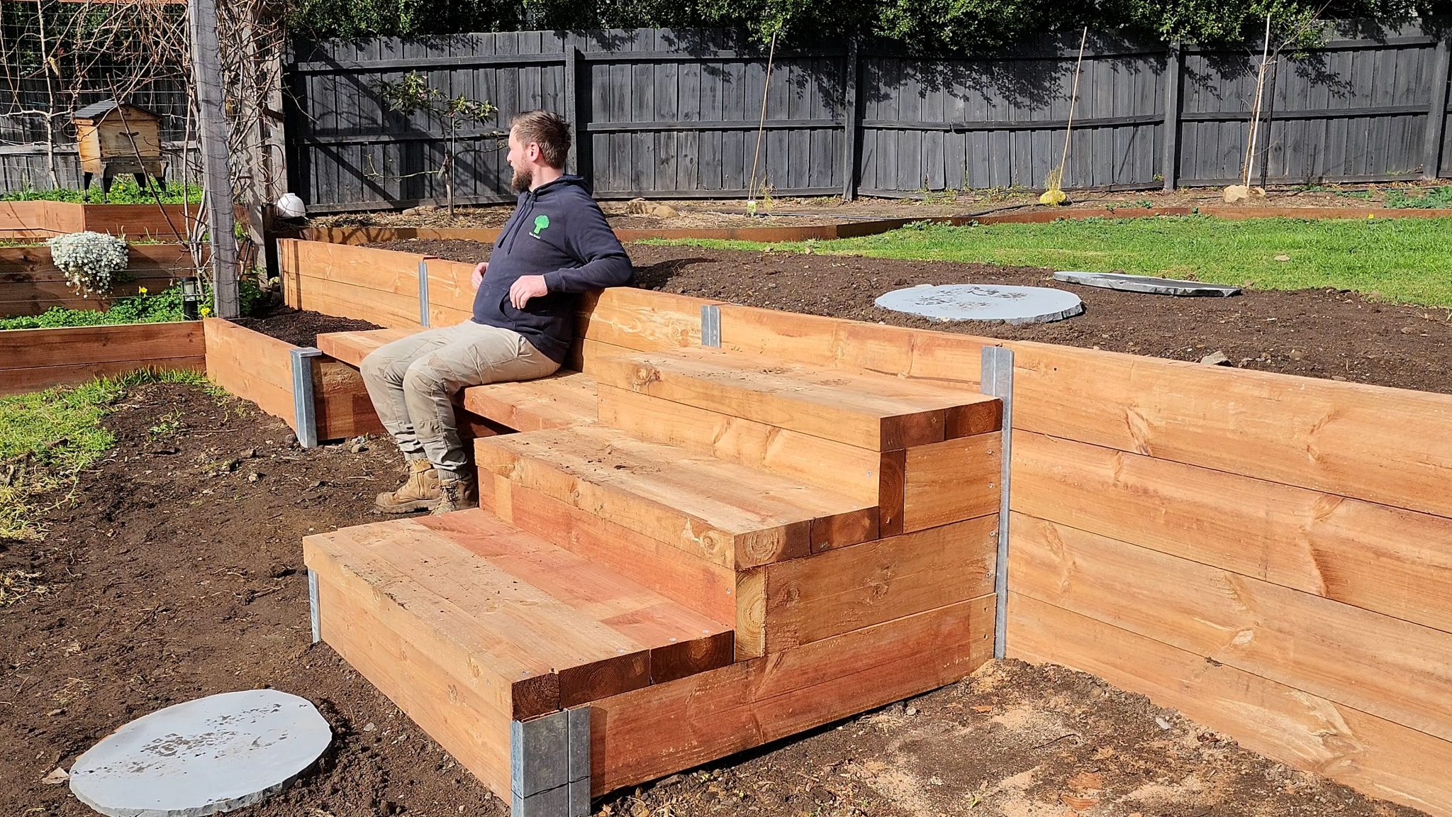 Building a Retaining wall with Jack Retain-it